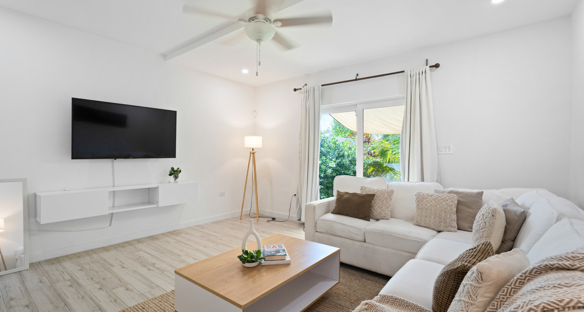 20 OCEAN REACH- CHARMING 2-BED/ 3-BATH IN AWESOME LOCATION image 3
