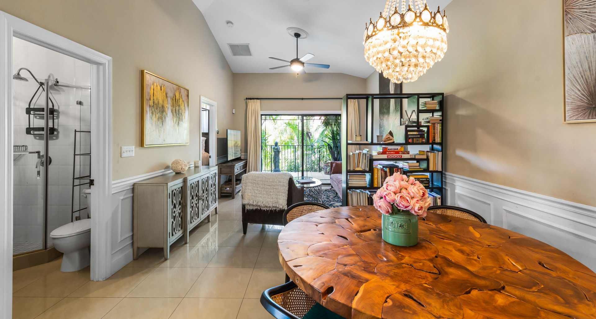 Beautifully Upgraded Lantern Point Condo image 3
