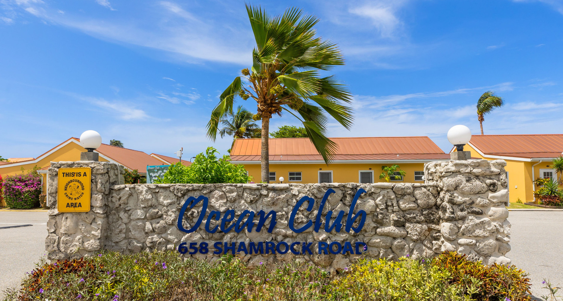 Beautifully Upgraded Lantern Point Condo