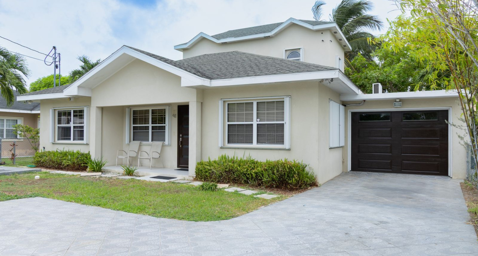 Development Opportunity Detached Home on 1 Acre in Spotts